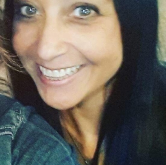 Meet your Posher, Sandi - Picture 1 of 1